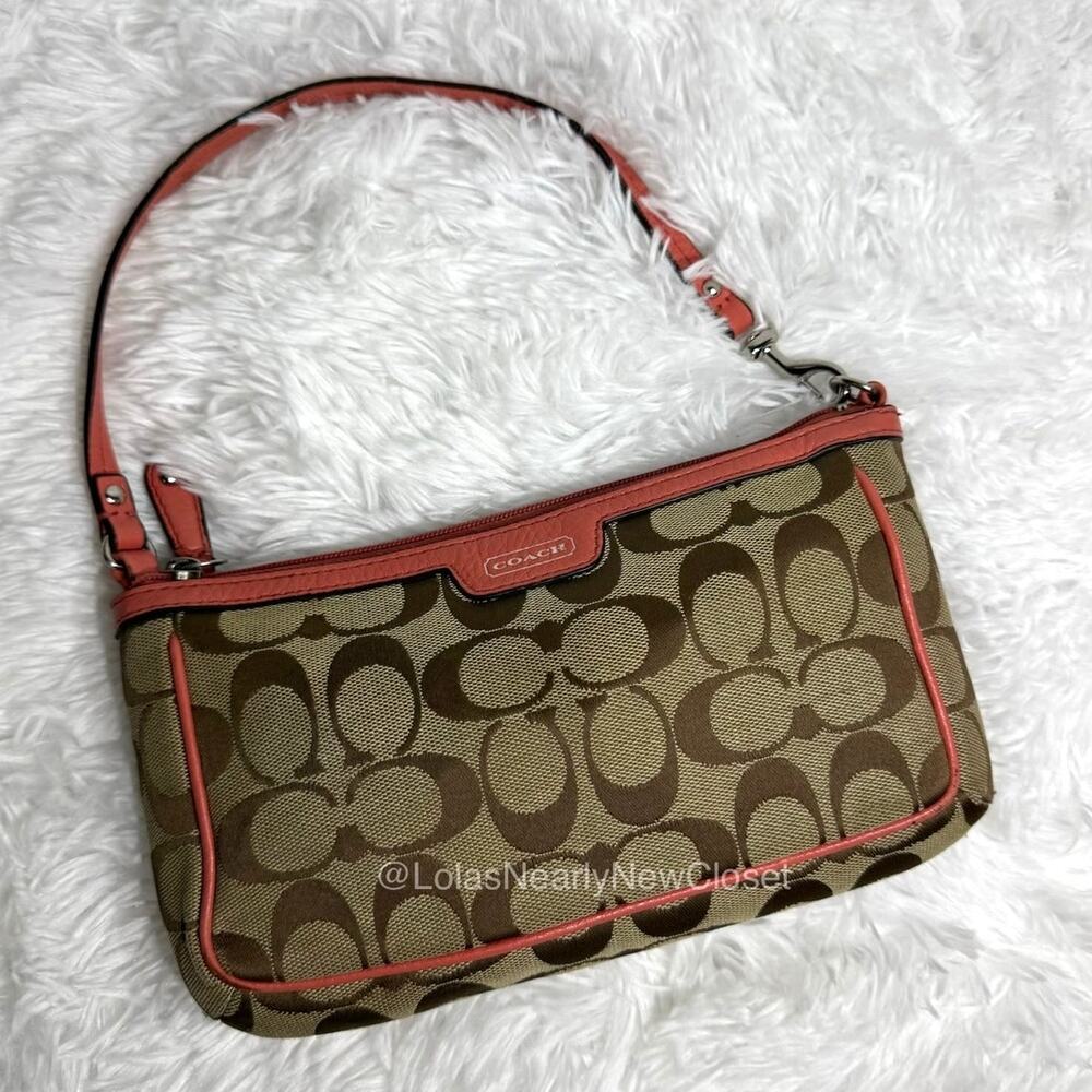 COACH Campbell Signature Laura Mini Purse Wristlet F51661
